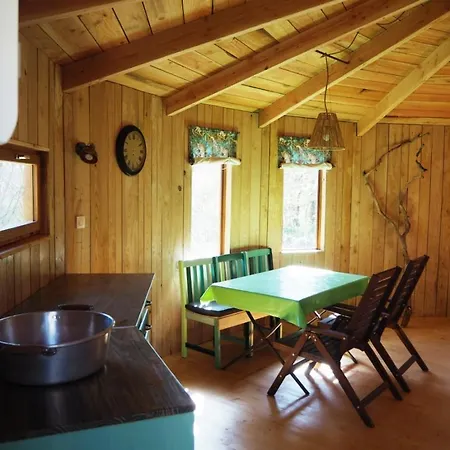 Hébergement de vacances Domaine De Pradines Lanuéjols