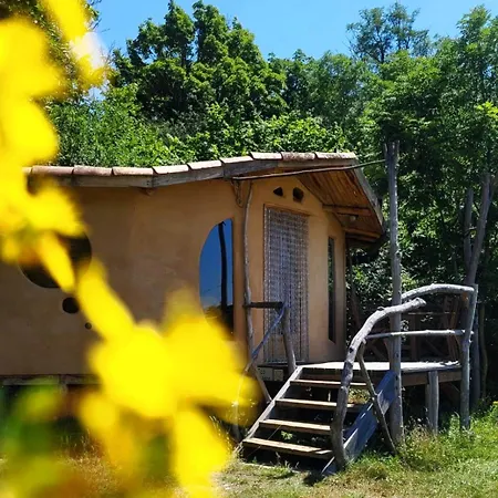 Domaine De Pradines בית נופש *
