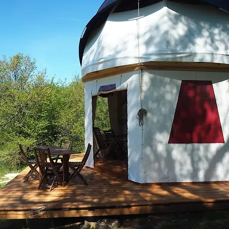 Domaine De Pradines Hébergement de vacances *