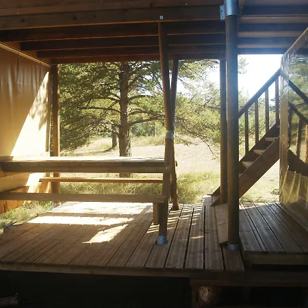 Hébergement de vacances Domaine De Pradines Lanuéjols