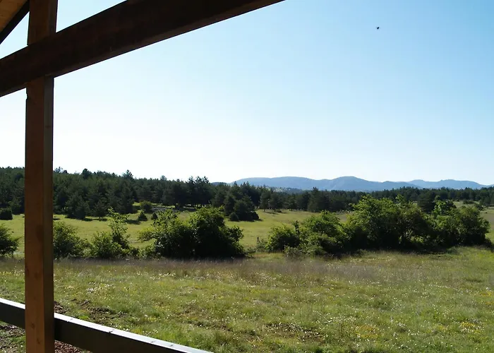 Domaine De Pradines Сasa de vacaciones *