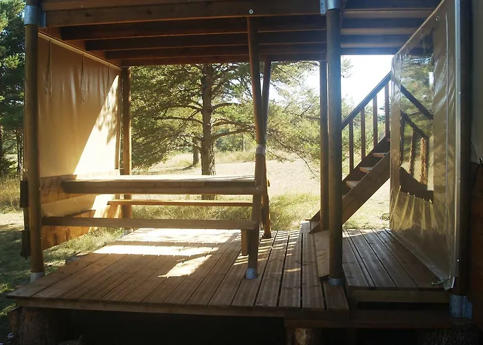 Semesterbostad Domaine De Pradines Lanuéjols